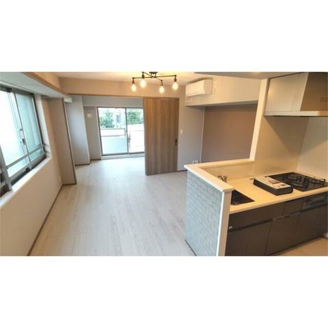 �y���ԁE���r���O�z�@