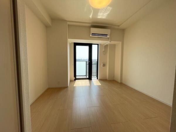 �y���ԁE���r���O�z�@