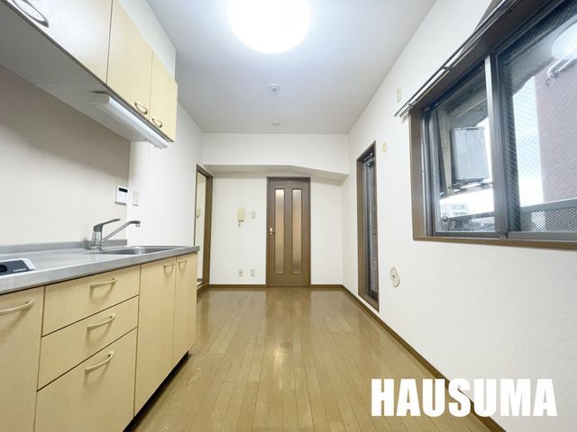 �y�����E���r���O�z�@���r���O/����