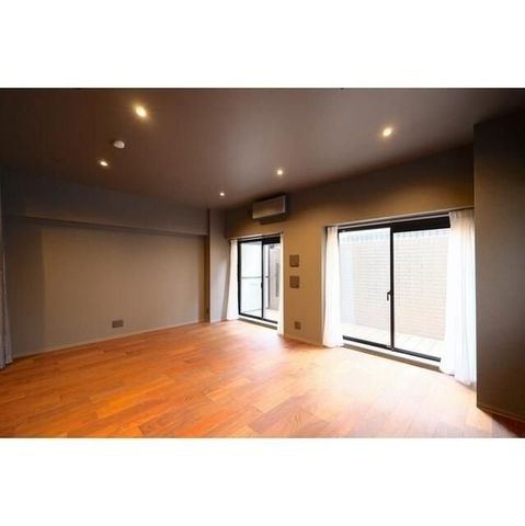 �y���ԁE���r���O�z�@