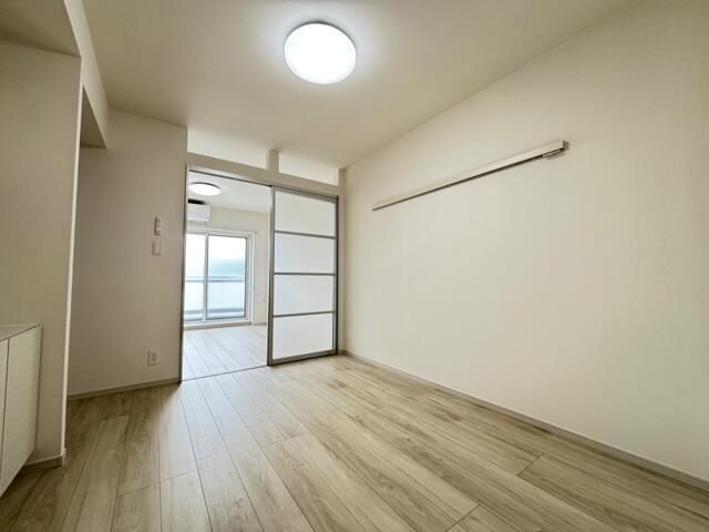 �y���ԁE���r���O�z�@