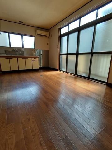 �y���ԁE���r���O�z�@