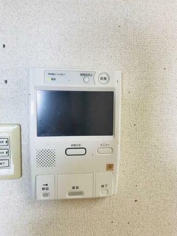 �y���̑��ݔ��z�@TV���j�^�[�z��