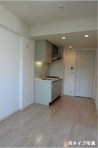 �y���ԁE���r���O�z�@