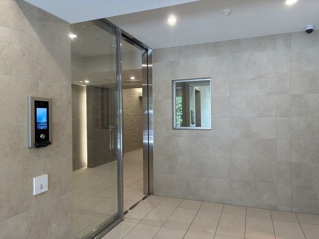 �y�G���g�����X�z�@