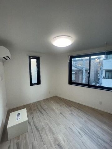 �y���ԁE���r���O�z�@