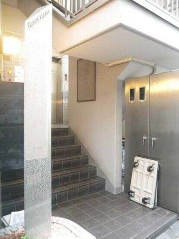 �y�G���g�����X�z�@