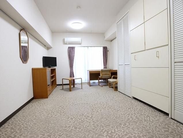 �y���ԁE���r���O�z�@