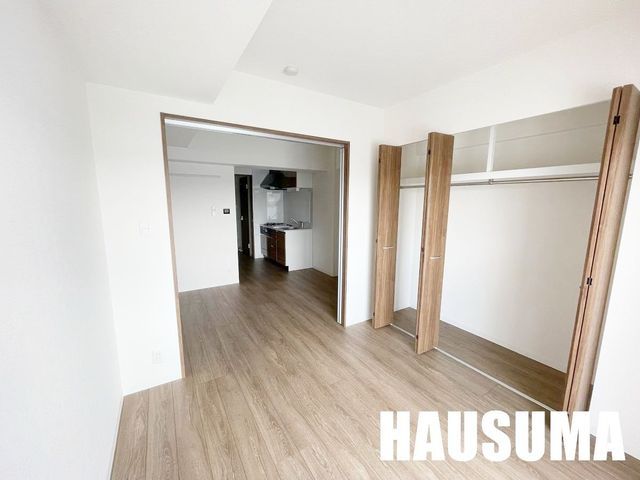 �y���ԁE���r���O�z�@���[