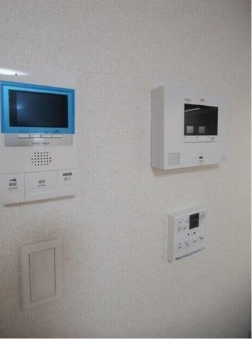 �y���̑��ݔ��z�@TV���j�^�[�z��