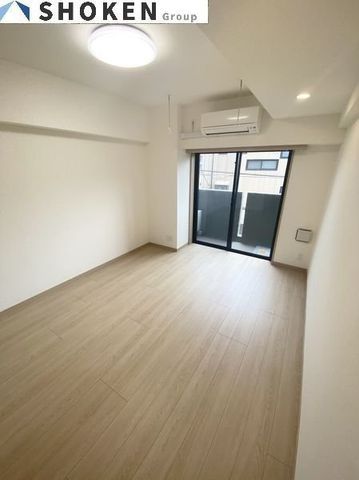 �y���ԁE���r���O�z�@