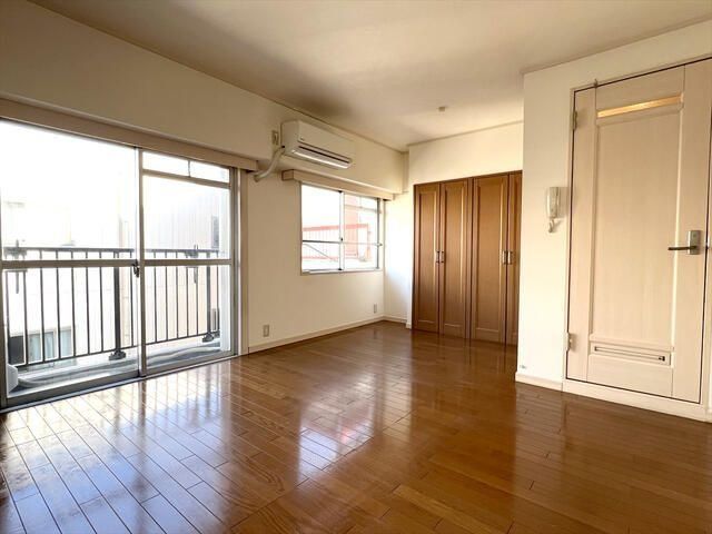 �y���ԁE���r���O�z�@