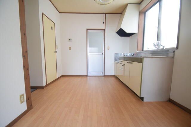 �y���ԁE���r���O�z�@