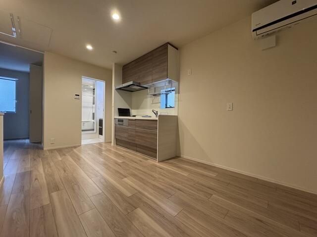 �y���ԁE���r���O�z�@