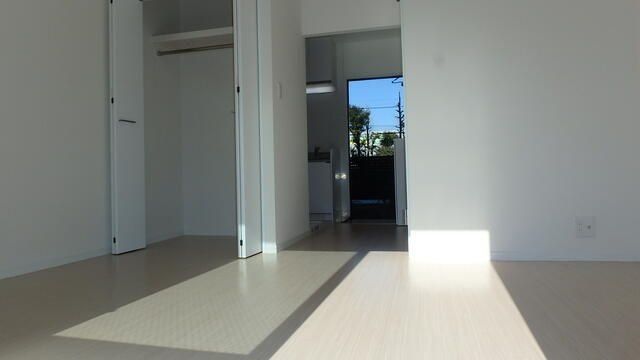 �y���ԁE���r���O�z�@