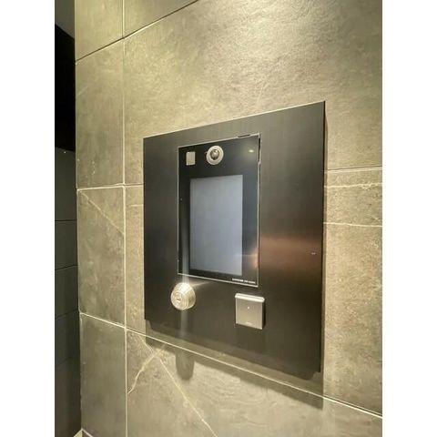 �y�G���g�����X�z�@