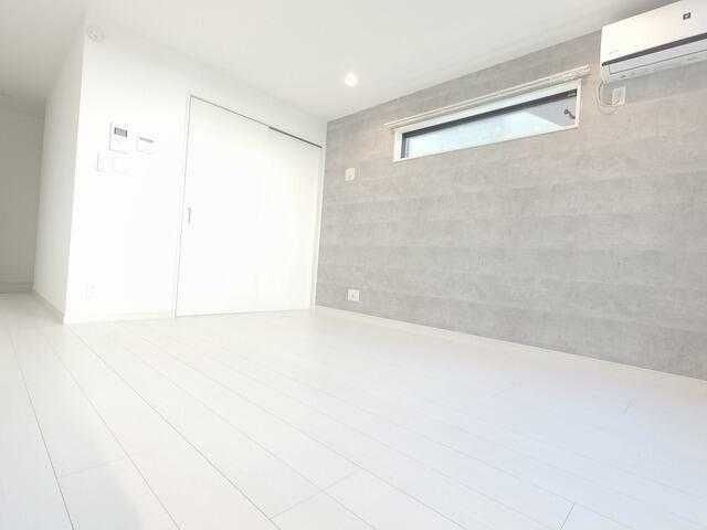 �y���ԁE���r���O�z�@