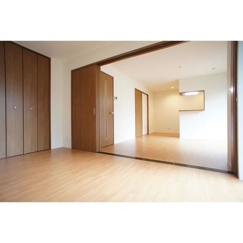 �y���ԁE���r���O�z�@