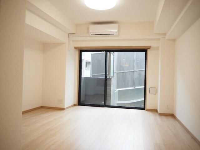 �y���ԁE���r���O�z�@