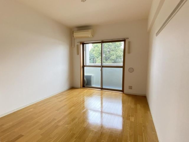 �y���ԁE���r���O�z�@
