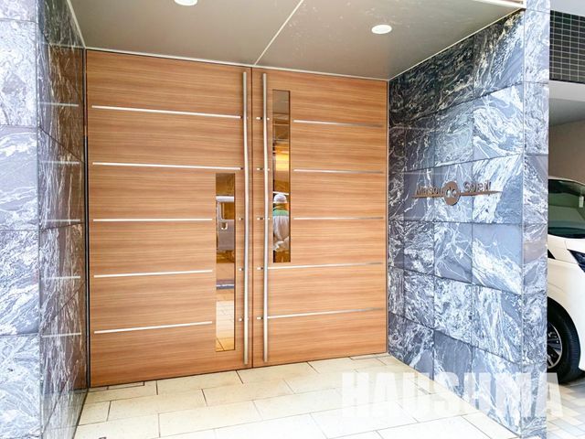 �y�G���g�����X�z�@���[