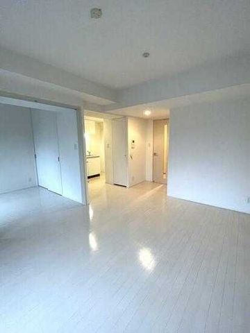 �y���ԁE���r���O�z�@