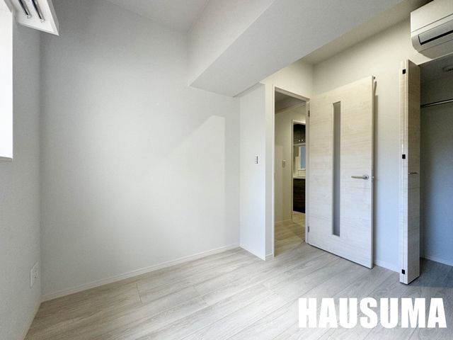 �y�����E���r���O�z�@