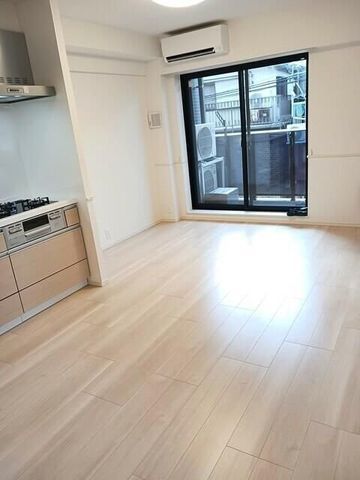 �y���ԁE���r���O�z�@