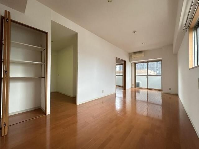 �y���ԁE���r���O�z�@