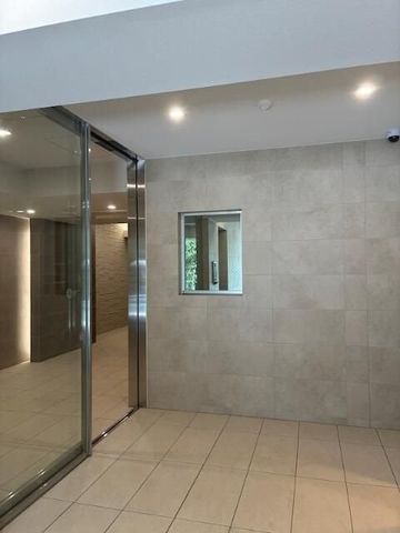 �y�G���g�����X�z�@