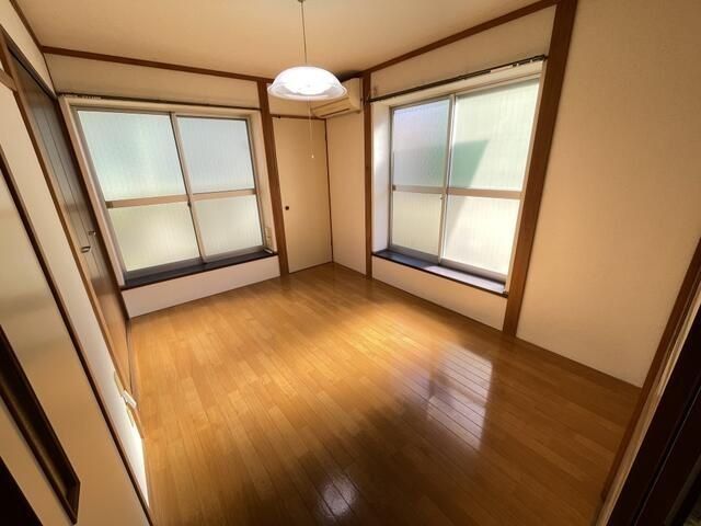 �y���ԁE���r���O�z�@