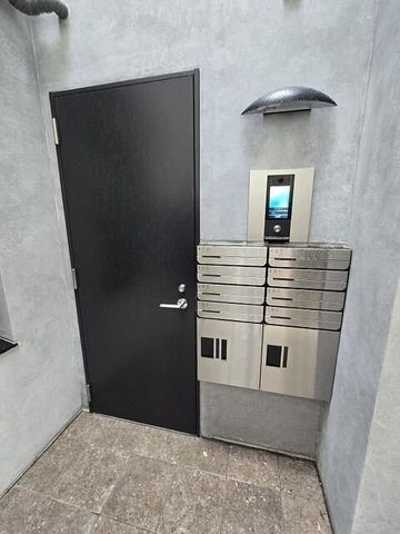 �y�G���g�����X�z�@