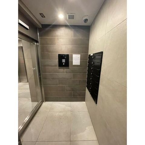 �y�G���g�����X�z�@