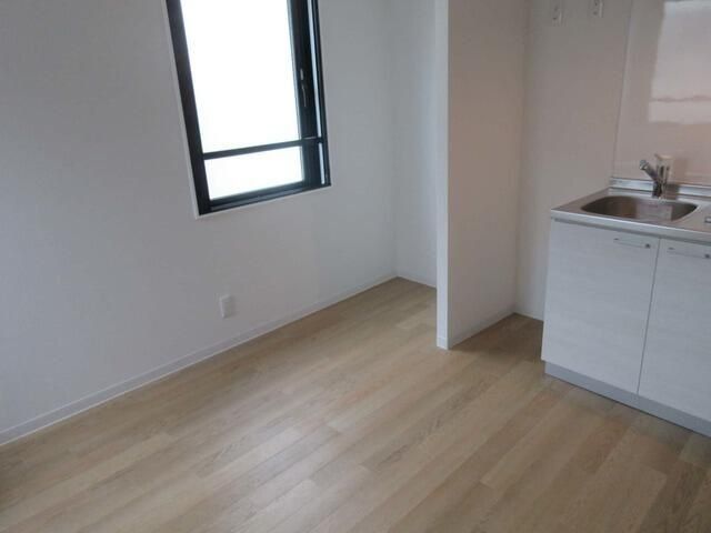 �y���ԁE���r���O�z�@