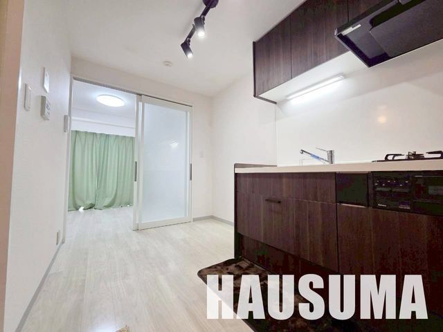 �y���̑������E�X�y�[�X�z�@���r���O/����