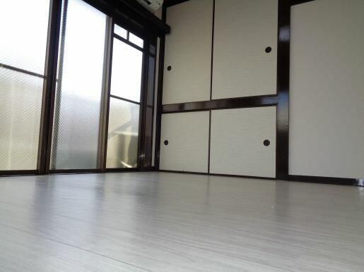 �y���ԁE���r���O�z�@