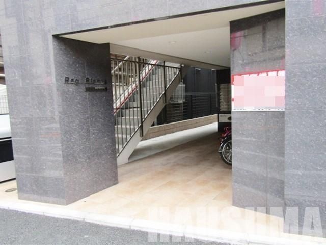 �y�G���g�����X�z�@