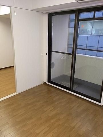 �y���ԁE���r���O�z�@