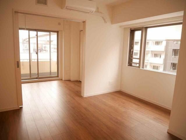 �y���ԁE���r���O�z�@