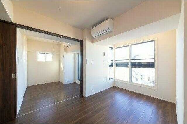 �y���ԁE���r���O�z�@