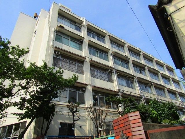 �y���Ӂz�@�k�旧���쏬�w�Z �k��4���B 300m