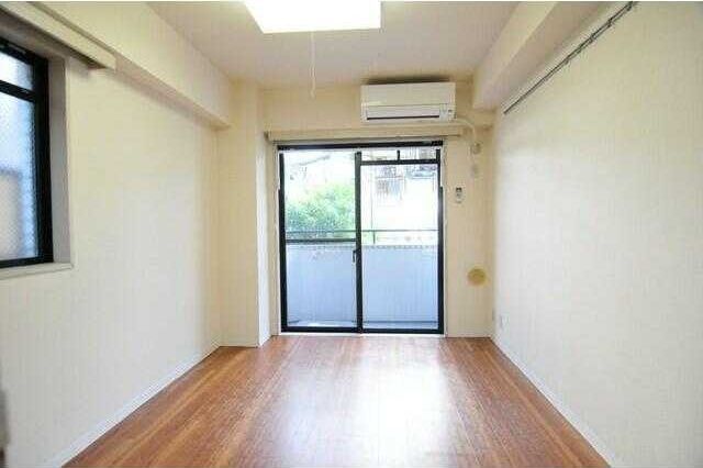 �y���ԁE���r���O�z�@