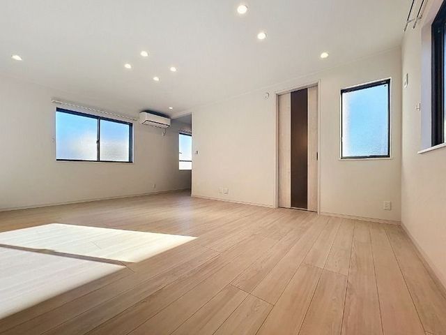 �y���ԁE���r���O�z�@