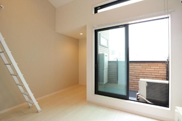 �y���ԁE���r���O�z�@