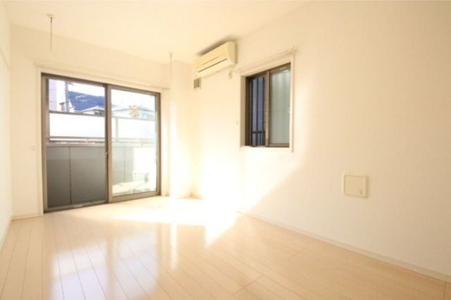 �y���ԁE���r���O�z�@