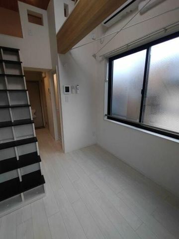 �y���ԁE���r���O�z�@