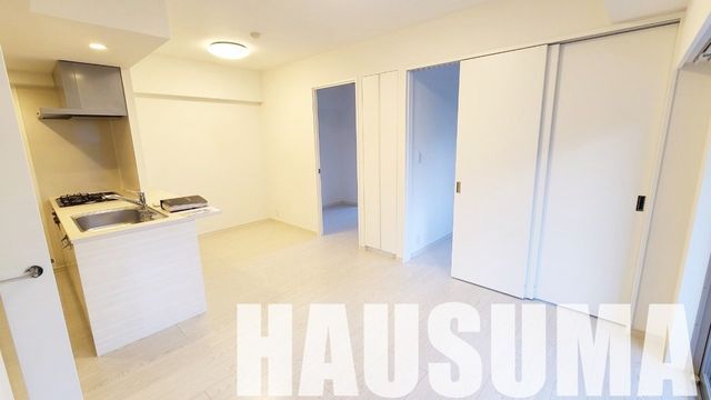 �y�����E���r���O�z�@���[