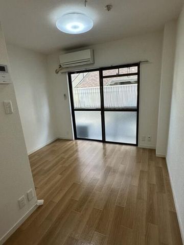 �y���ԁE���r���O�z�@
