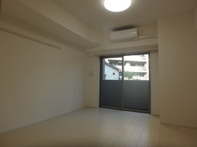 �y���ԁE���r���O�z�@