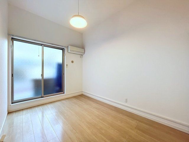 �y���ԁE���r���O�z�@